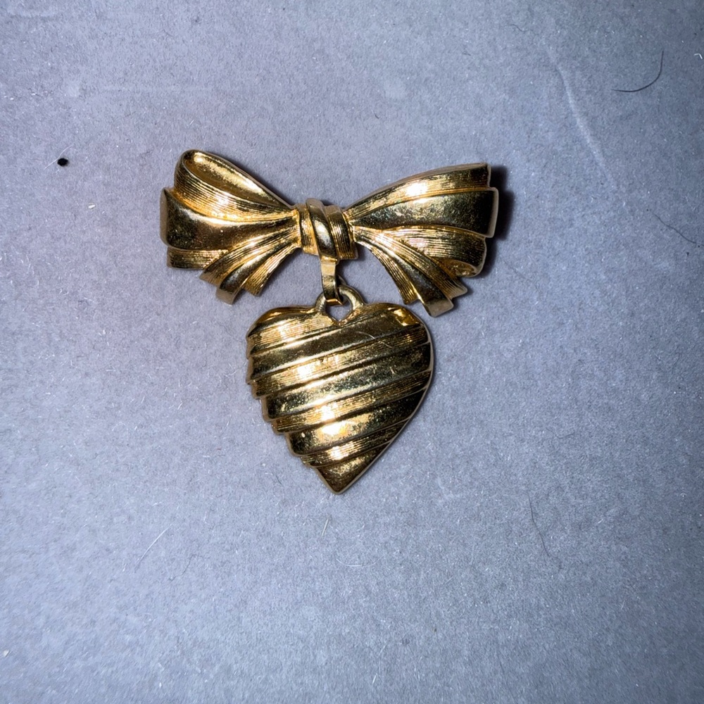 Vintage Avon Gold Heart Bow Brooch